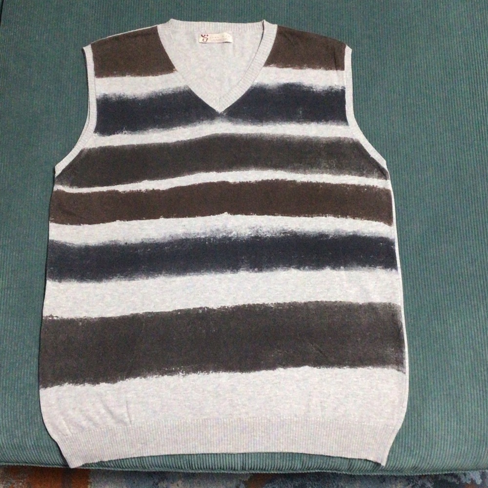Zara Men's V-Neck Sweater Vest in Gray and Brown Stripes